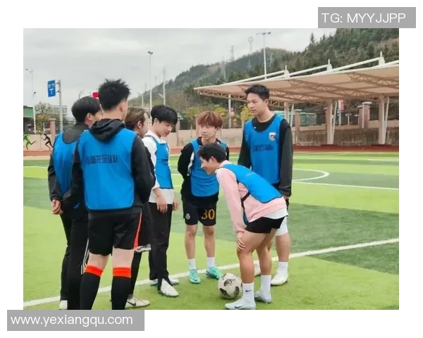 足球明星在训练与比赛之外是否也会参与课堂学习与教育活动探讨